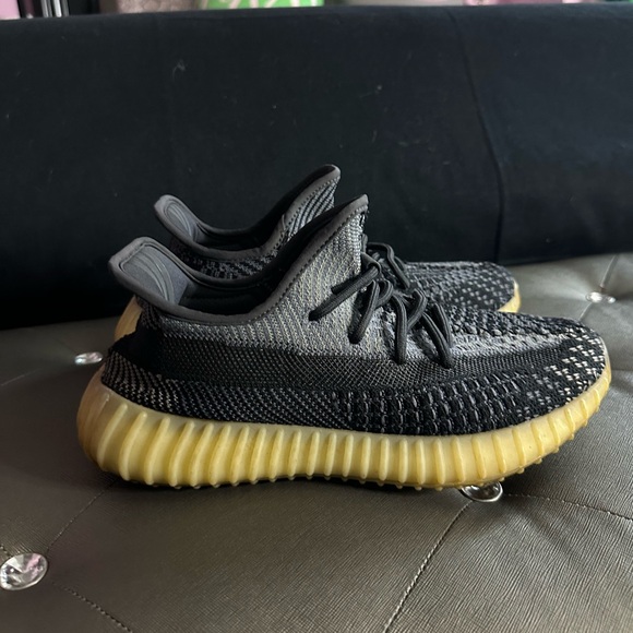 Adidas YEEZY 350 V2 CARBON SZ 6
